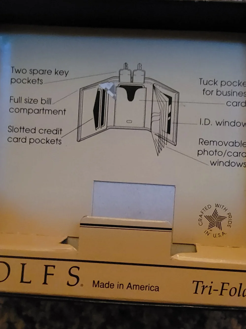 NIB- Vintage Tri-Fold Wallet and Keychain Set